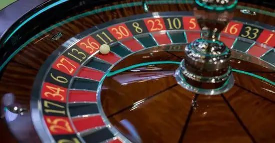 mkk777 ဘင်ဂို Room တွင် ကစားသမားများ Live Bingo ဆော့နေသော မြင်ကွင်း